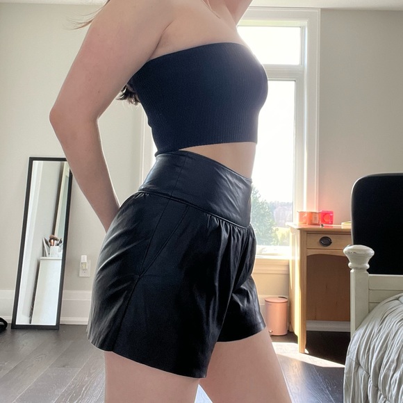 CLUB MONACO LEATHER SHORTS - Picture 5 of 6